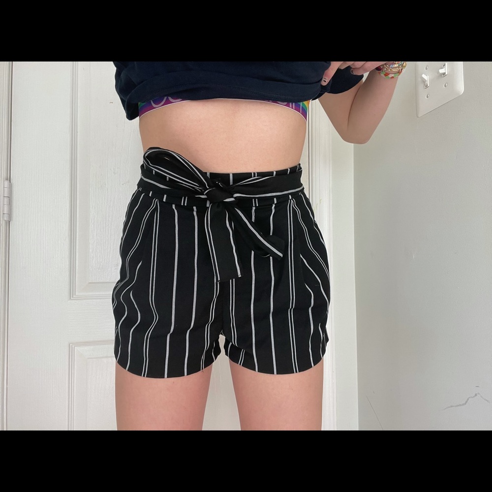 H&M Striped Tie in the Front Shorts